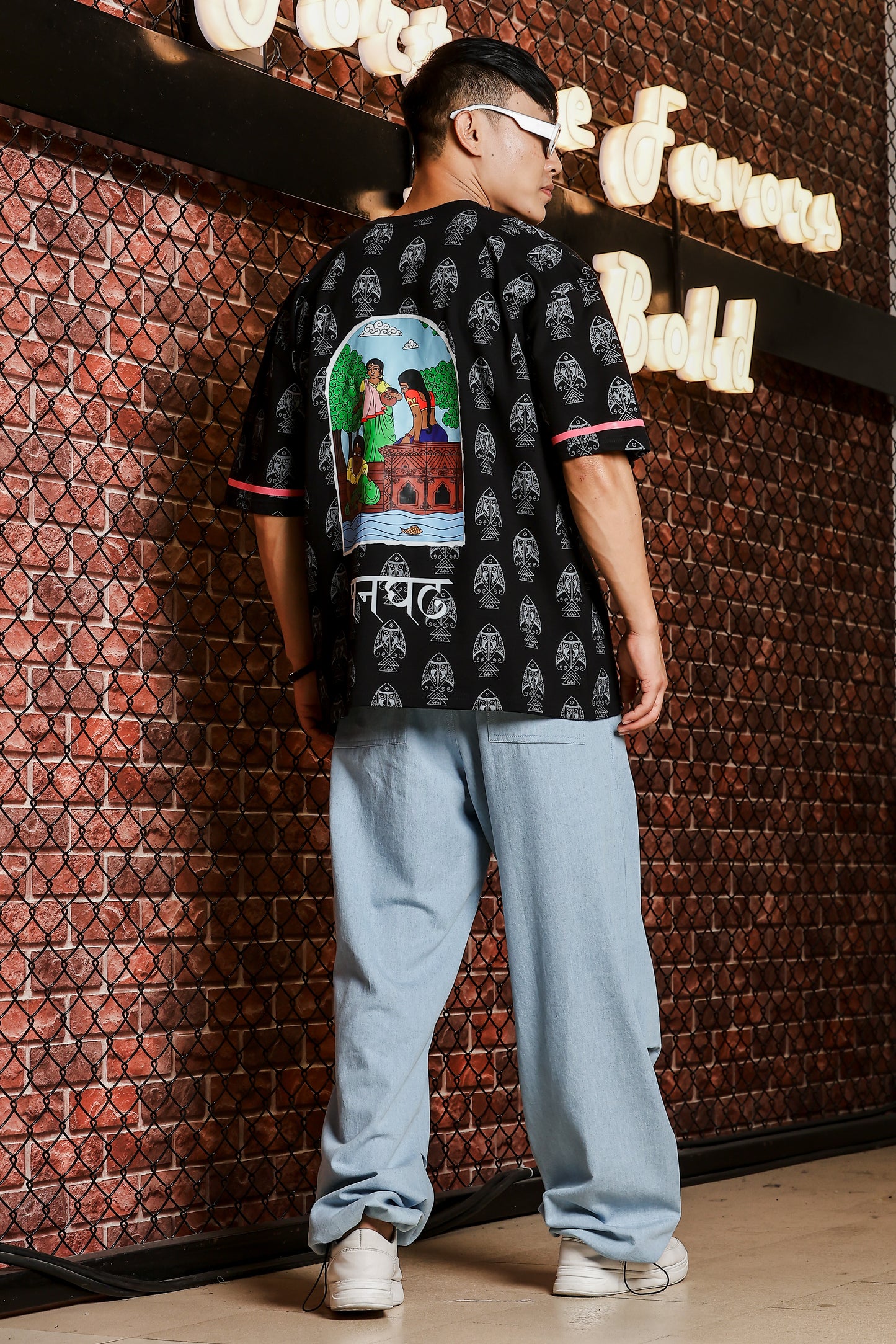 Panghat Oversized Black T-shirt
