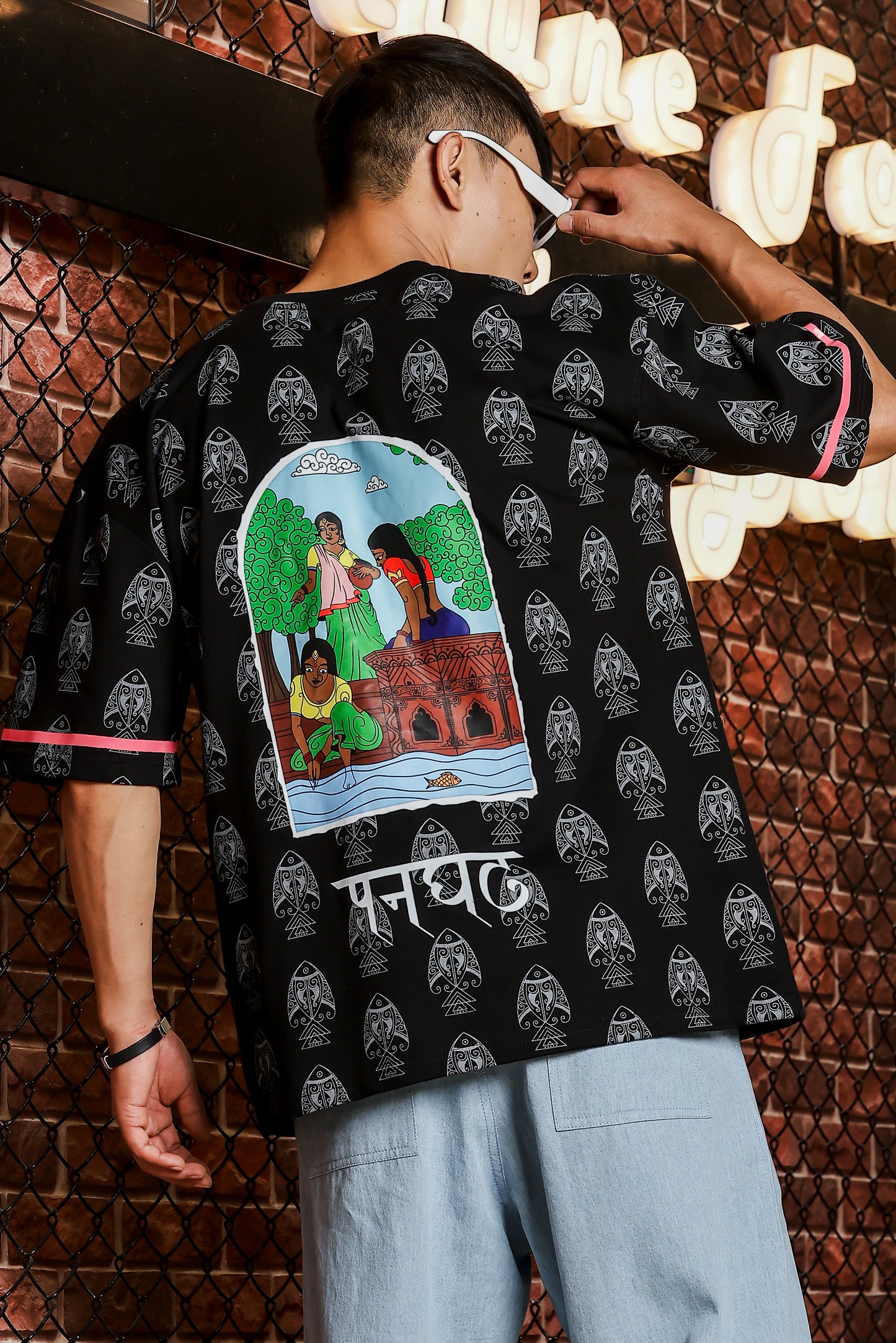 Panghat Oversized Black T-shirt