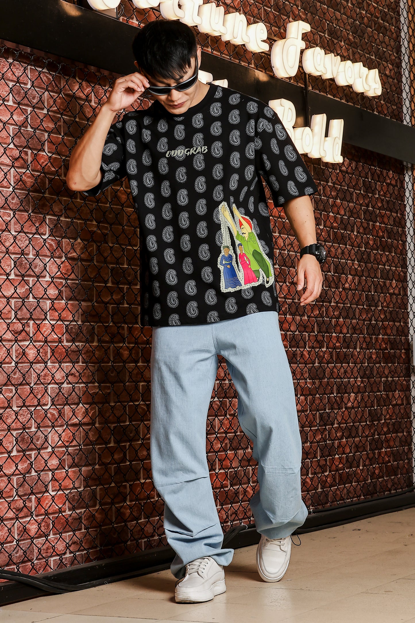 Heritage Village Oversized Black T-shirt