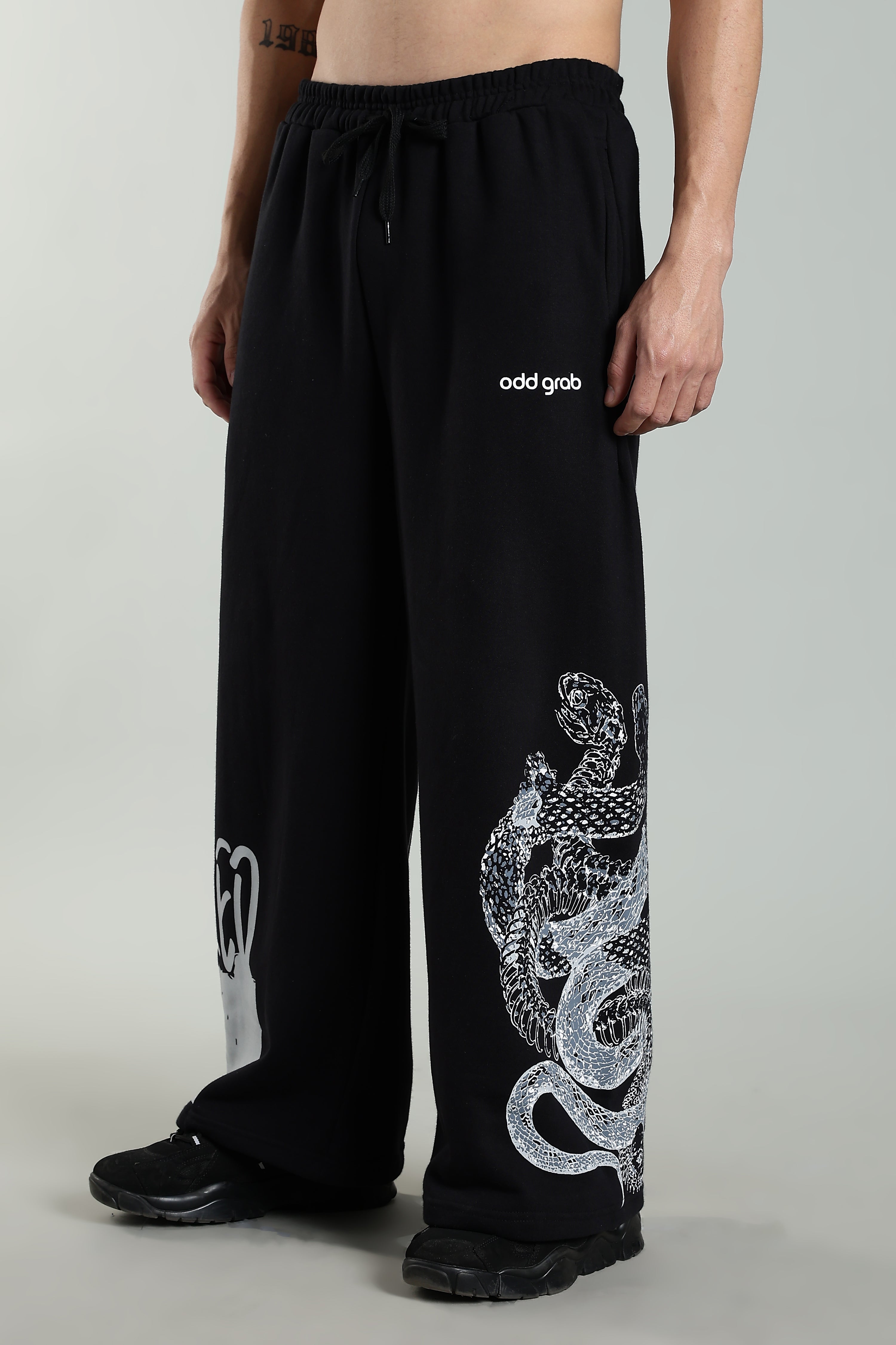 Serpent Baggy Sweatpants – Oddgrab