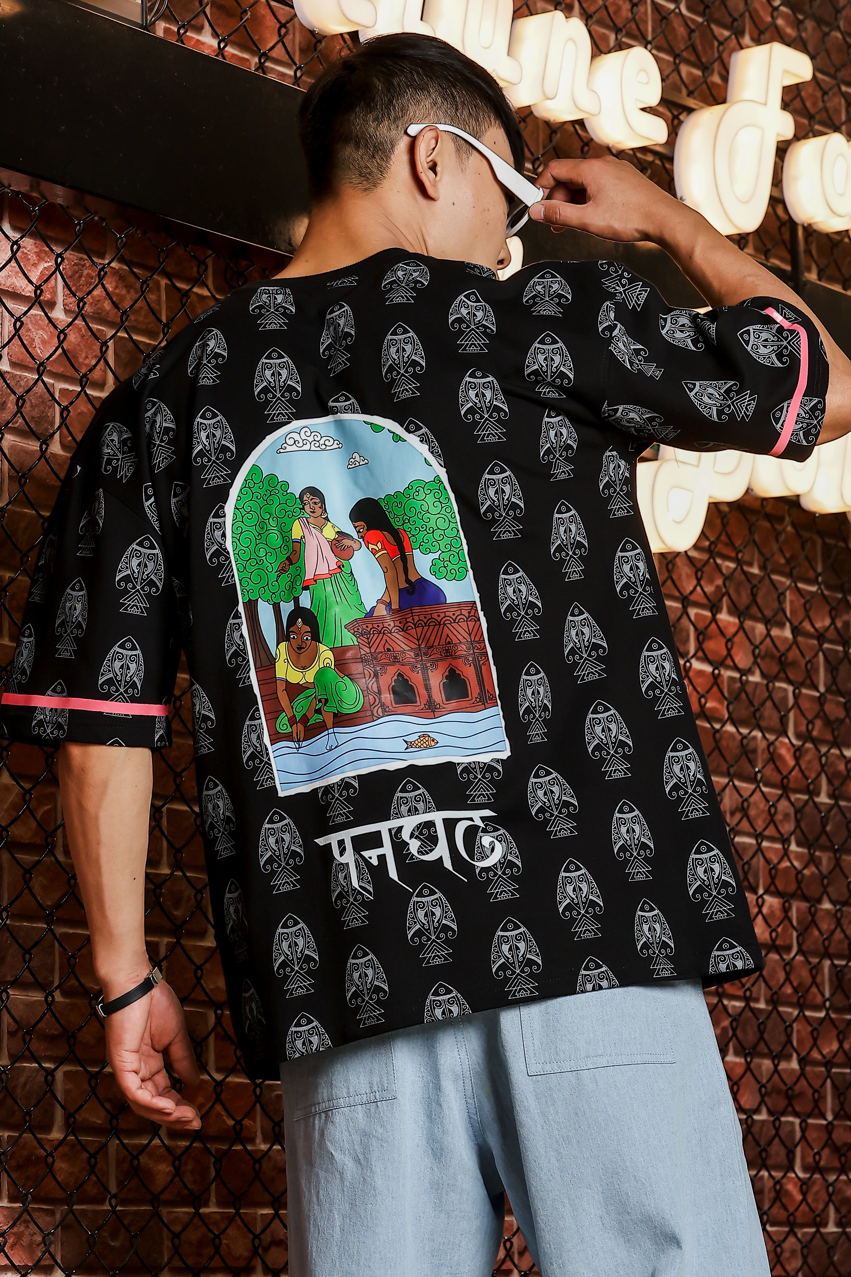 Panghat Oversized Black T-shirt