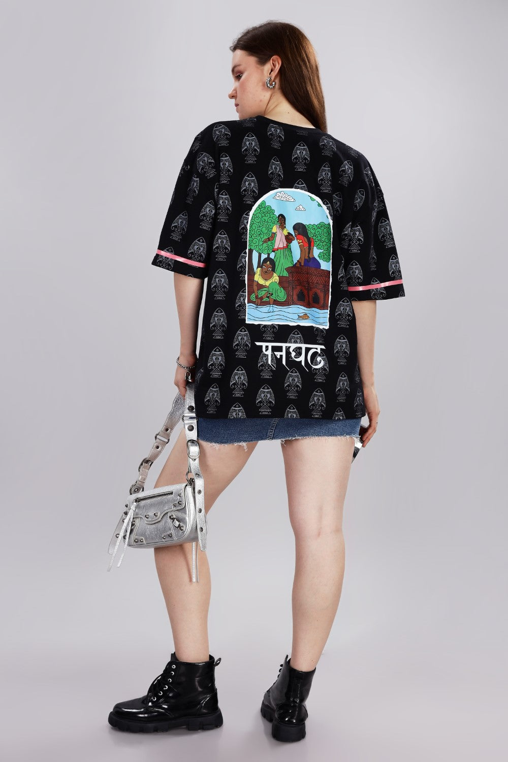 Panghat Oversized Black T-shirt